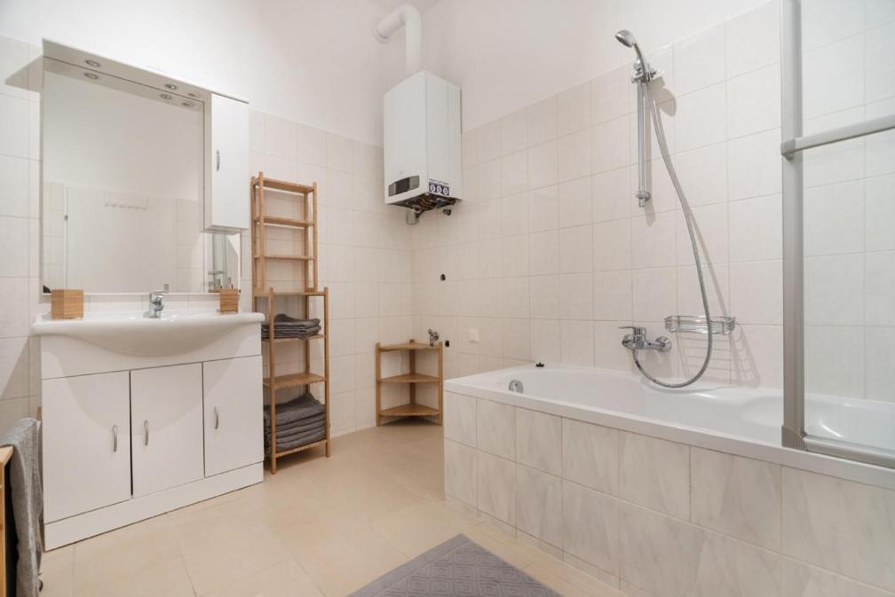 Caring Family Apartment Close To The Center ウィーン エクステリア 写真